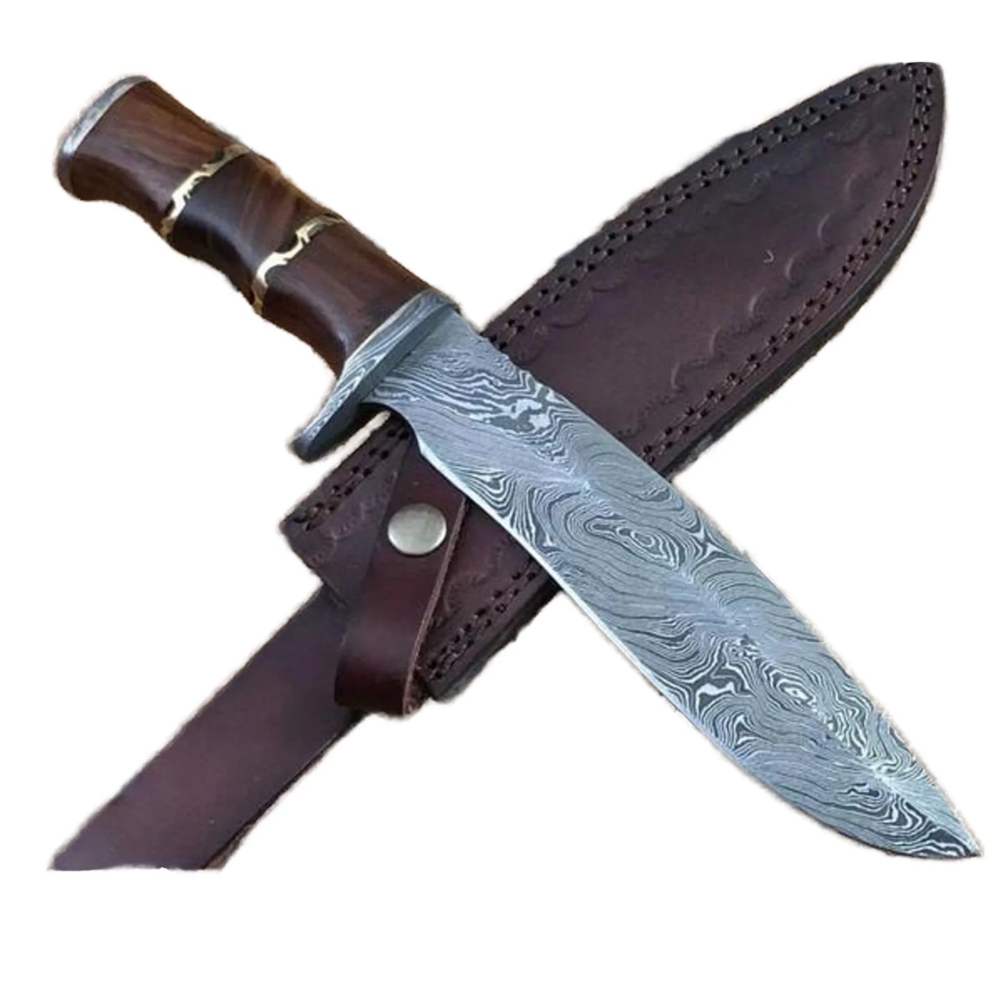 סכין בואוי ציד בעבודת יד מפלדת דמשק עם ידית מעץ אגוז ומפרידי פליז