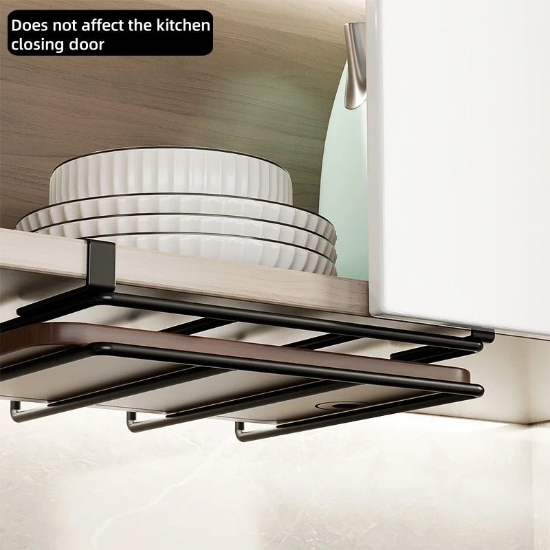 מתקן תלייה מודרני למטבח עם ווים – פתרון אחסון יוקרתי וחסכוני במקום, לארגון מושלם של המטבח. מתאים לתלייה מתחת לארון, רב-שימושי ומאוד פרקטי.