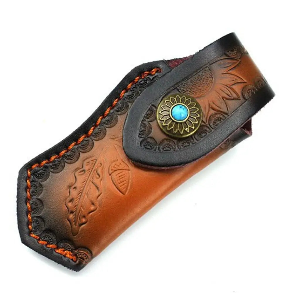 נדן סכין איכותי מעור שחור וחום למותן, מתקפל, זמין ב־5 סגנונות שונים. נרתיק עור עמיד ואופנתי לכלי עבודה ולשימוש חיצוני.