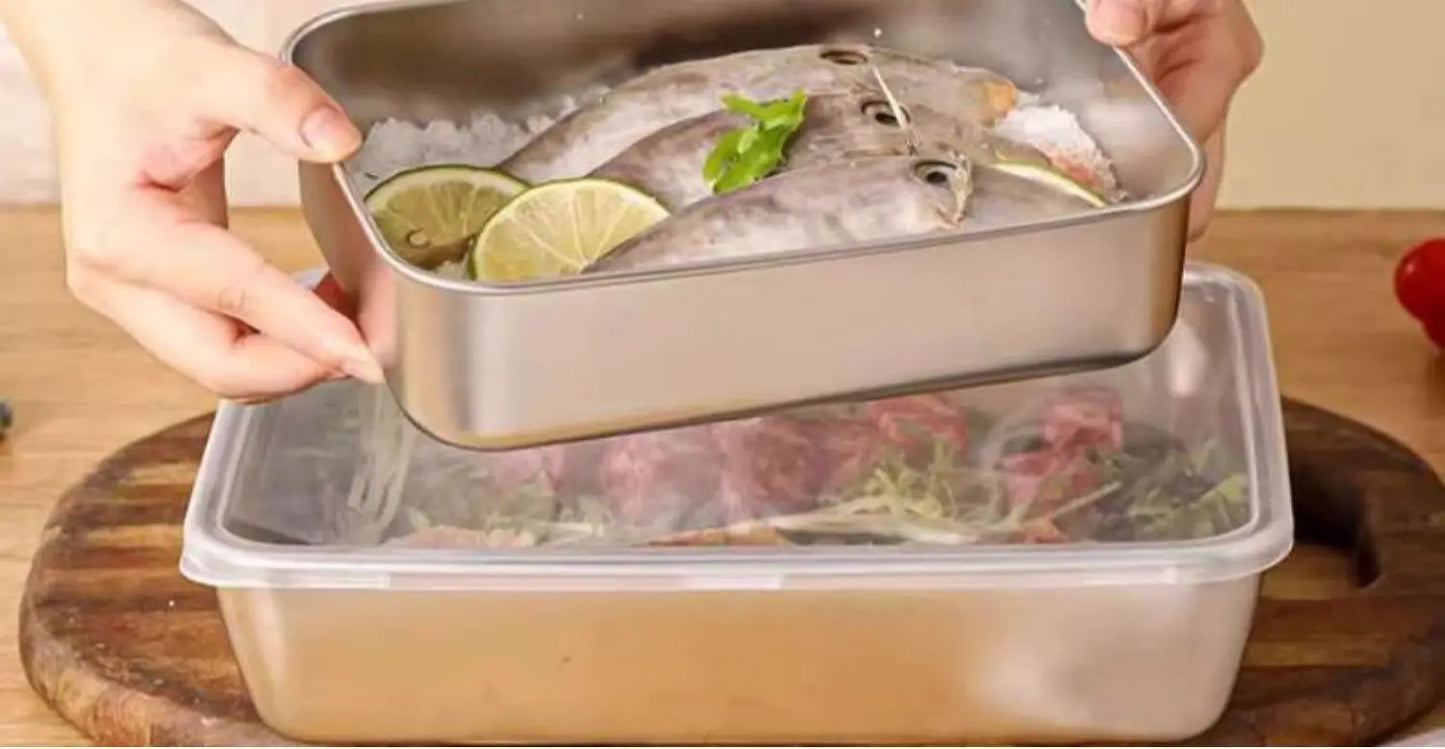 קופסת אחסון מזון מלבנית מנירוסטה 316 איכותית עם מכסה – לשמירה על טריות המזון. עשויה מחומר ברמה גבוהה, עמידה לאורך זמן, קלה לניקוי ומתאימה לאחסון בטוח של מזון חם או קר. מושלמת למטבח הביתי, לטיולים או לעבודה.