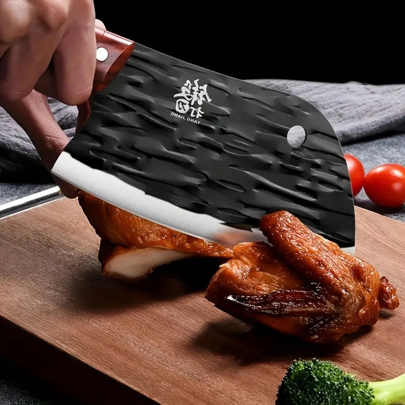 סכין מטבח רב-תכליתית מחושלת, עשויה פלדת אל-חלד לחיתוך ירקות ובשר. מתנה מושלמת לאוהבי בישול וכלי מטבח איכותיים.