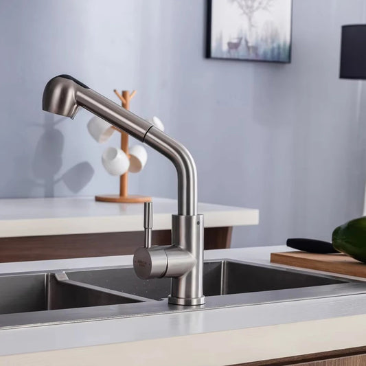 ברז מטבח שחור עם ראש נשלף, גוף מיקסר מניקל מוברש, מצב זרם ורסס, עיצוב מודרני למטבח.