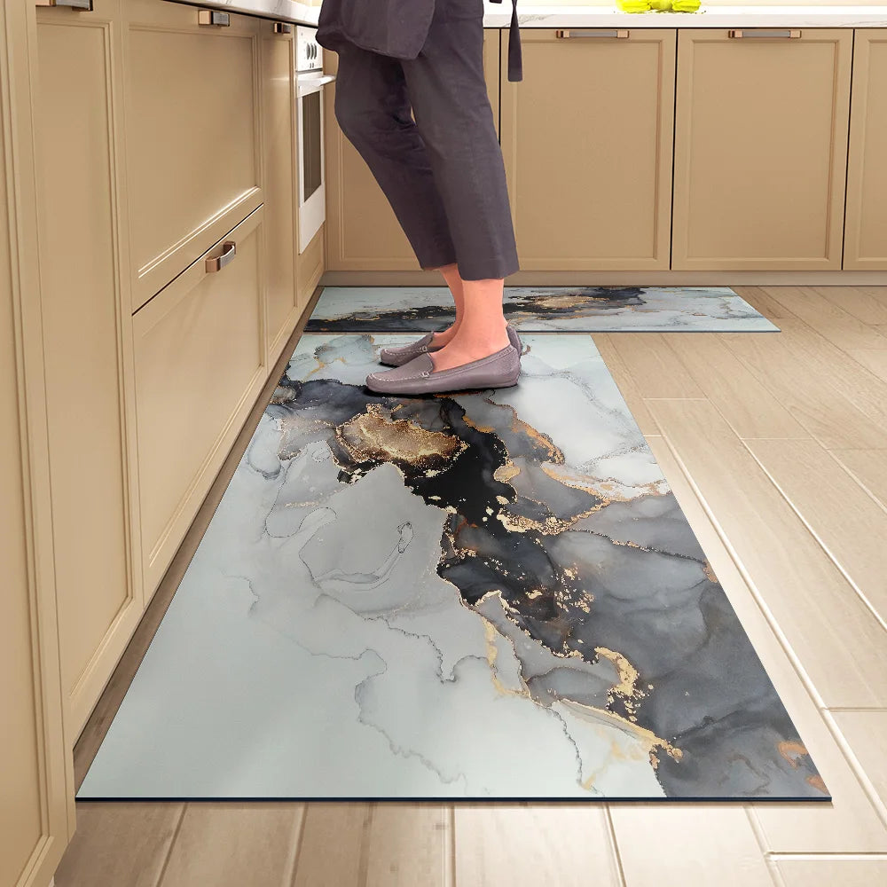 מזרון סופג למטבח – מונע החלקה, עמיד למים וקל לניגוב. שטיחון נוח לעמידה לאורך זמן, ניתן לניקוי מיידי ללא כביסה. אידיאלי למטבח מודרני, מגן על הריצפה ומוסיף נוחות.