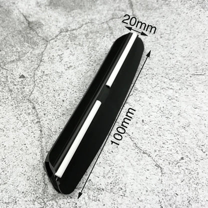 מחזיק להב סכיו להשחזת סכינים עם אבן השחזה בשיפוע של  15° לסכיני מטבח, אביזר עזר לאבן השחזה.