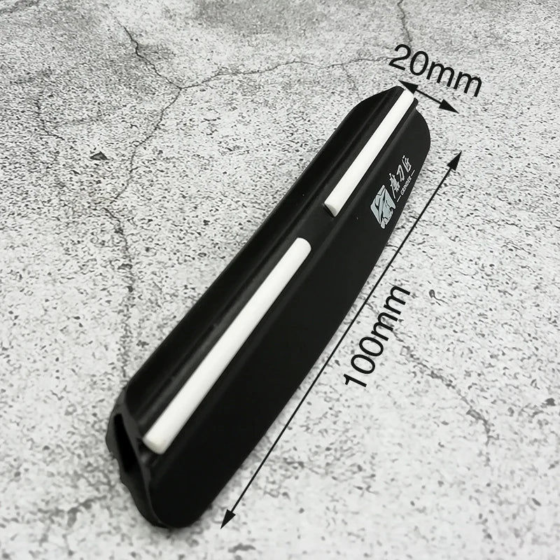 מחזיק להב סכיו להשחזת סכינים עם אבן השחזה בשיפוע של  15° לסכיני מטבח, אביזר עזר לאבן השחזה.