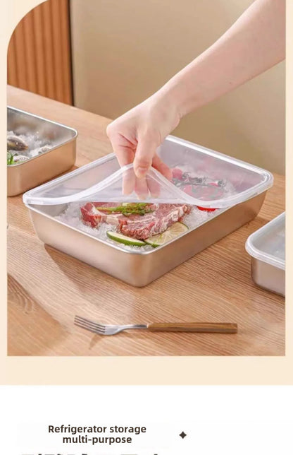 קופסת אחסון מזון מלבנית מנירוסטה 316 איכותית עם מכסה – לשמירה על טריות המזון. עשויה מחומר ברמה גבוהה, עמידה לאורך זמן, קלה לניקוי ומתאימה לאחסון בטוח של מזון חם או קר. מושלמת למטבח הביתי, לטיולים או לעבודה.