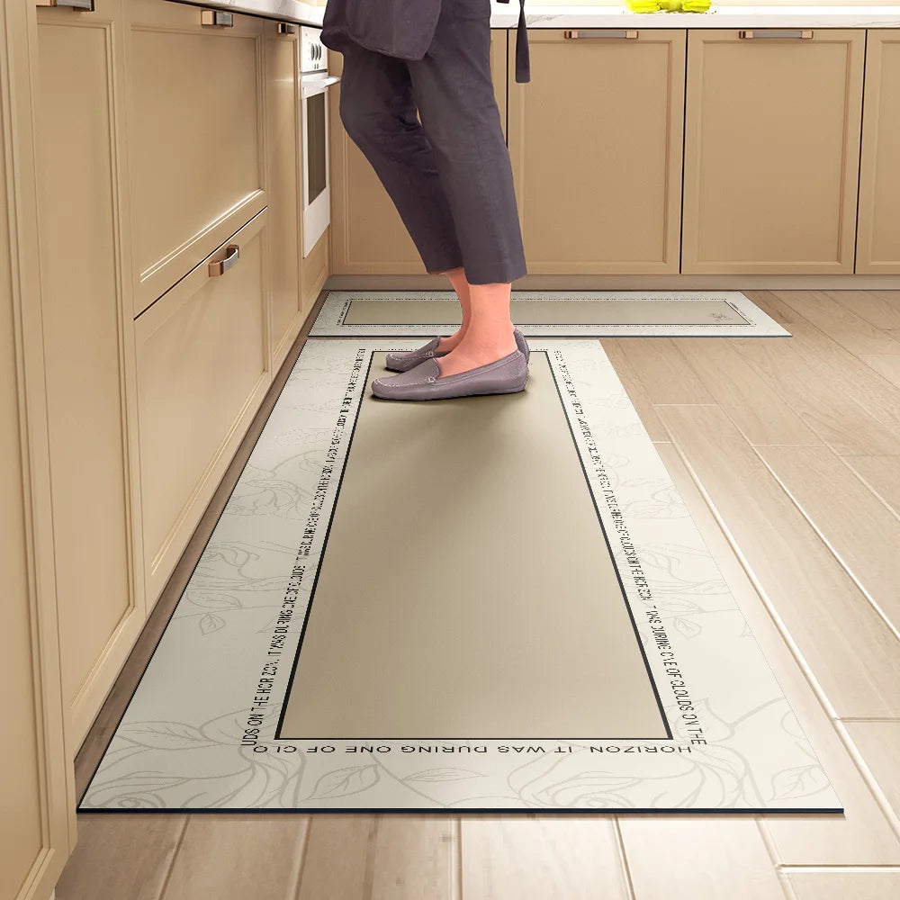 מזרון סופג למטבח – מונע החלקה, עמיד למים וקל לניגוב. שטיחון נוח לעמידה לאורך זמן, ניתן לניקוי מיידי ללא כביסה. אידיאלי למטבח מודרני, מגן על הריצפה ומוסיף נוחות.