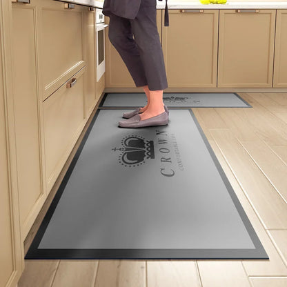 מזרון סופג למטבח – מונע החלקה, עמיד למים וקל לניגוב. שטיחון נוח לעמידה לאורך זמן, ניתן לניקוי מיידי ללא כביסה. אידיאלי למטבח מודרני, מגן על הריצפה ומוסיף נוחות.