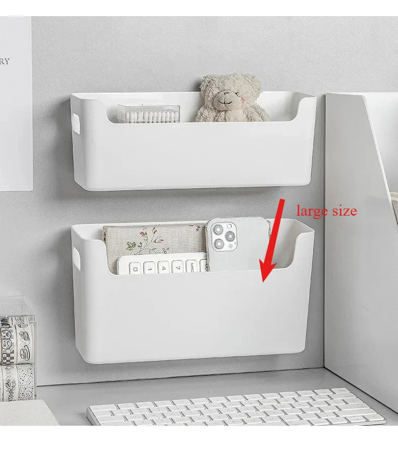 ארונות מטבח מסודרים ומחולקים לקופסאות אחסון עבור כלים, בקבוקי תבלינים, מגירות וקופסאות אחסון – לשמירה על סדר ונוחות במטבח.