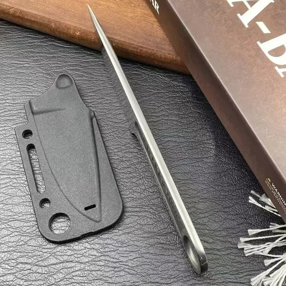 סכין עשוי נירוסטה טקטית להישרדות בשטח, רב-תכליתית וניידת; כוללת נדן.