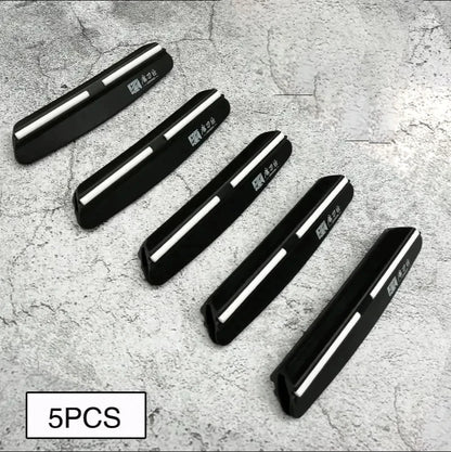 מחזיק להב סכיו להשחזת סכינים עם אבן השחזה בשיפוע של  15° לסכיני מטבח, אביזר עזר לאבן השחזה.