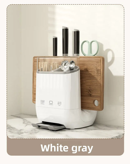 מתקן אחסון למטבח המודרני – כולל מקום להנחת קרש חיתוך, סכינים, מקלות אכילה ואפילו מקום לטלפון בזמן העבודה!