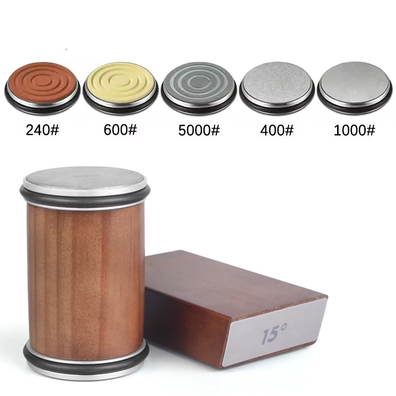 ערכת השחזה מגנטית עם גלגל זווית 15° ו-20°, כוללת אבן יהלום להשחזה מדויקת ומחזיק סכין מגנטי. פתרון מקצועי וקל לשימוש להשחזת סכיני מטבח ברמת שף.