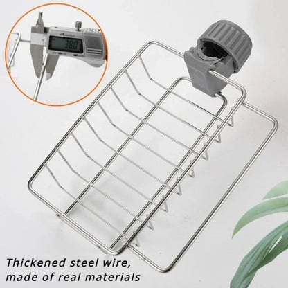 מתקן תלייה נשלף מנירוסטה לכיור – מדף אחסון חכם על הברז לספוגים, סמרטוטים ואביזרי ניקוי. עמיד, נוח וחוסך מקום – לשמירה על כיור מסודר ונקי בסטייל.