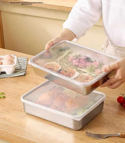 קופסת אחסון מזון מלבנית מנירוסטה 316 איכותית עם מכסה – לשמירה על טריות המזון. עשויה מחומר ברמה גבוהה, עמידה לאורך זמן, קלה לניקוי ומתאימה לאחסון בטוח של מזון חם או קר. מושלמת למטבח הביתי, לטיולים או לעבודה.