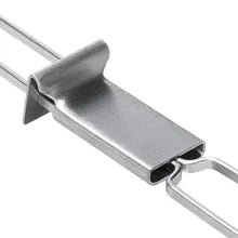 שיפוד ברביקיו מנירוסטה עם שתי מחטים ופלטת דחיפה עצמית שיפוד איכותי להכנת בשרים וירקות בקלות. עשוי נירוסטה חזקה, מאפשר השחלה יציבה ומהירה וכולל פלטה לדחיפה נוחה של המזון. מושלם למנגל ביתי, קמפינג ופיקניק. אביזר חובה לכל חובב BBQ.