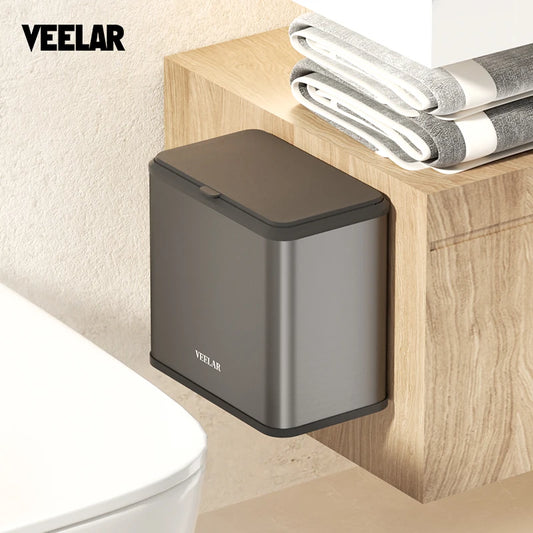 פח אשפה למטבח – ניתן לתלייה על הקיר או על דלת ארון המטבח, מתאים לפסולת נייר ושאריות מזון. פח אשפה קומפקטי לשולחן עבודה או למטבח, נוח לשימוש ולניקוי.