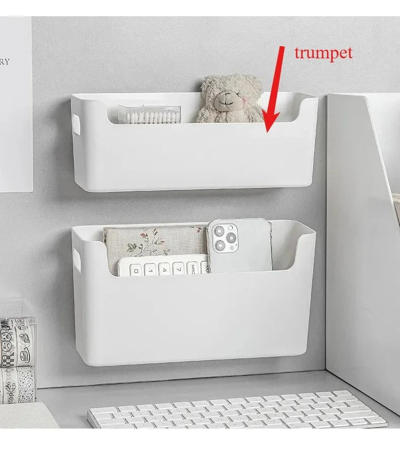 ארונות מטבח מסודרים ומחולקים לקופסאות אחסון עבור כלים, בקבוקי תבלינים, מגירות וקופסאות אחסון – לשמירה על סדר ונוחות במטבח.