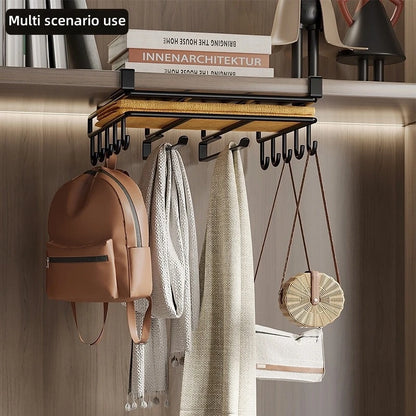 מתקן תלייה מודרני למטבח עם ווים – פתרון אחסון יוקרתי וחסכוני במקום, לארגון מושלם של המטבח. מתאים לתלייה מתחת לארון, רב-שימושי ומאוד פרקטי.